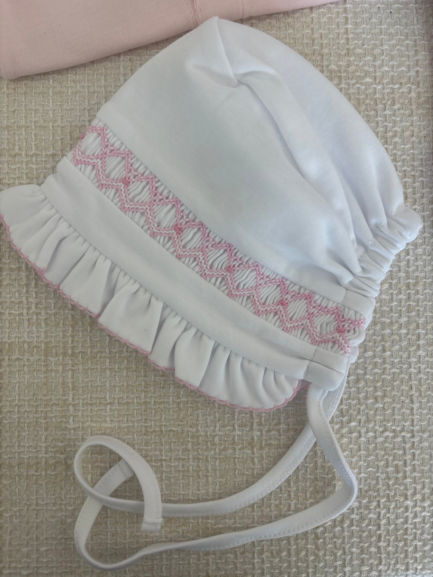Bonnet w/ Hand Smk